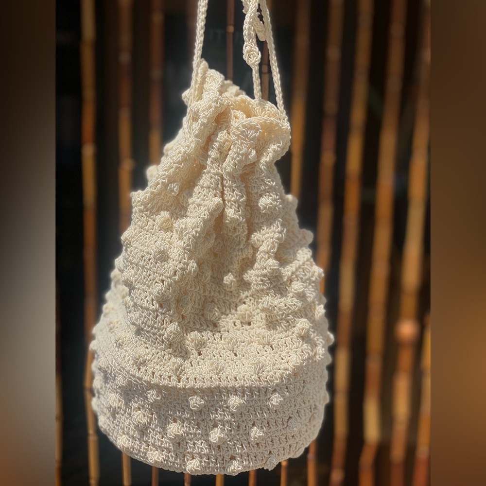Cream Crochet Reticule Bag - Vintage-Style Drawstring Purse - Picture 7 of 8